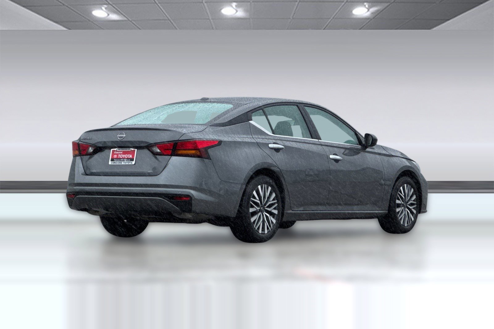 Used 2025 Nissan Altima 2.5 SV image 3