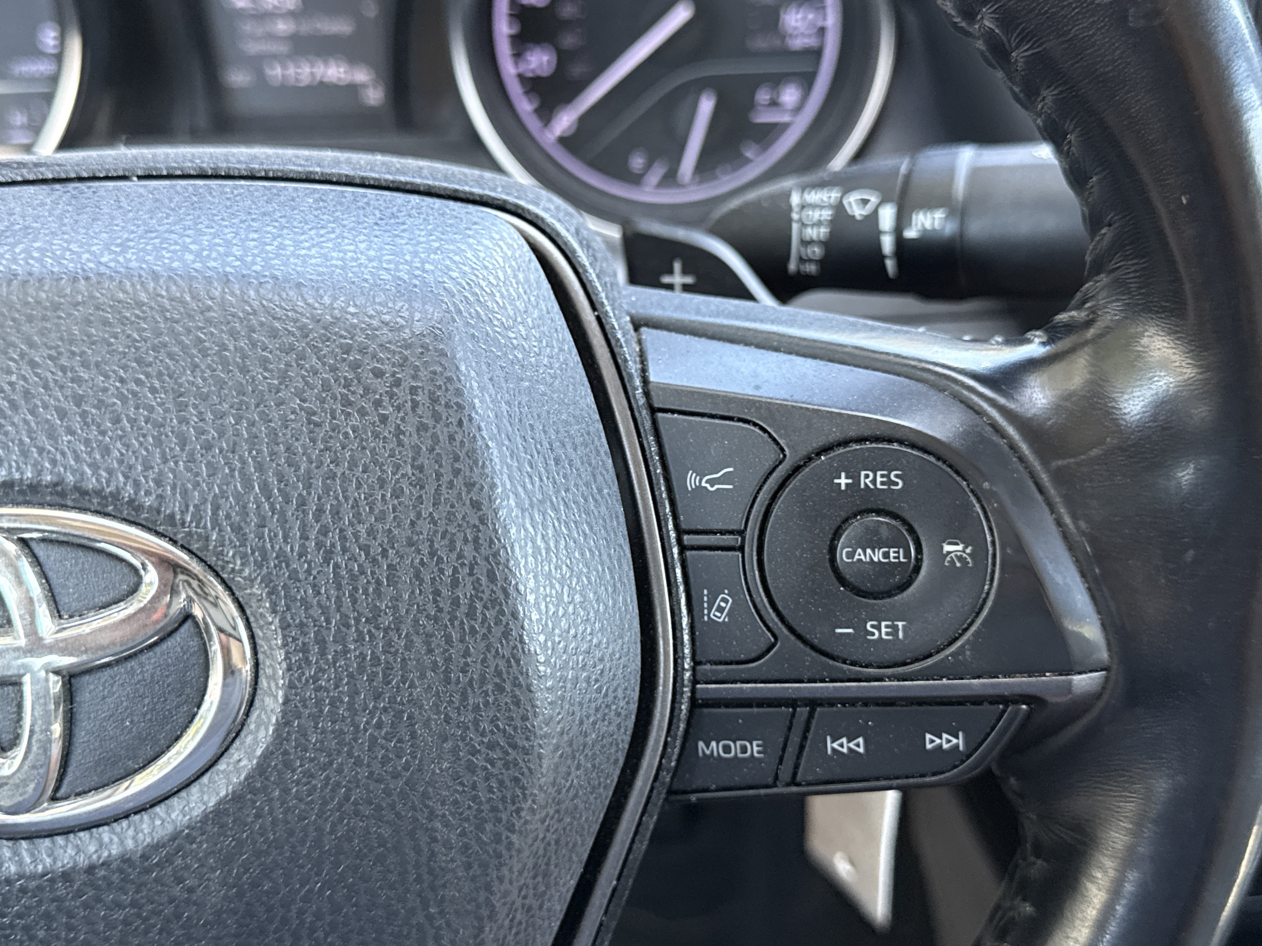 Used 2021 Toyota Camry SE FWD image 14