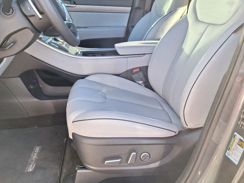 Used 2024 Hyundai Palisade SEL w/ Premium Package image 11