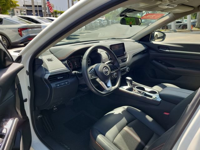 Used 2023 Nissan Altima 2.5 SR FWD image 13