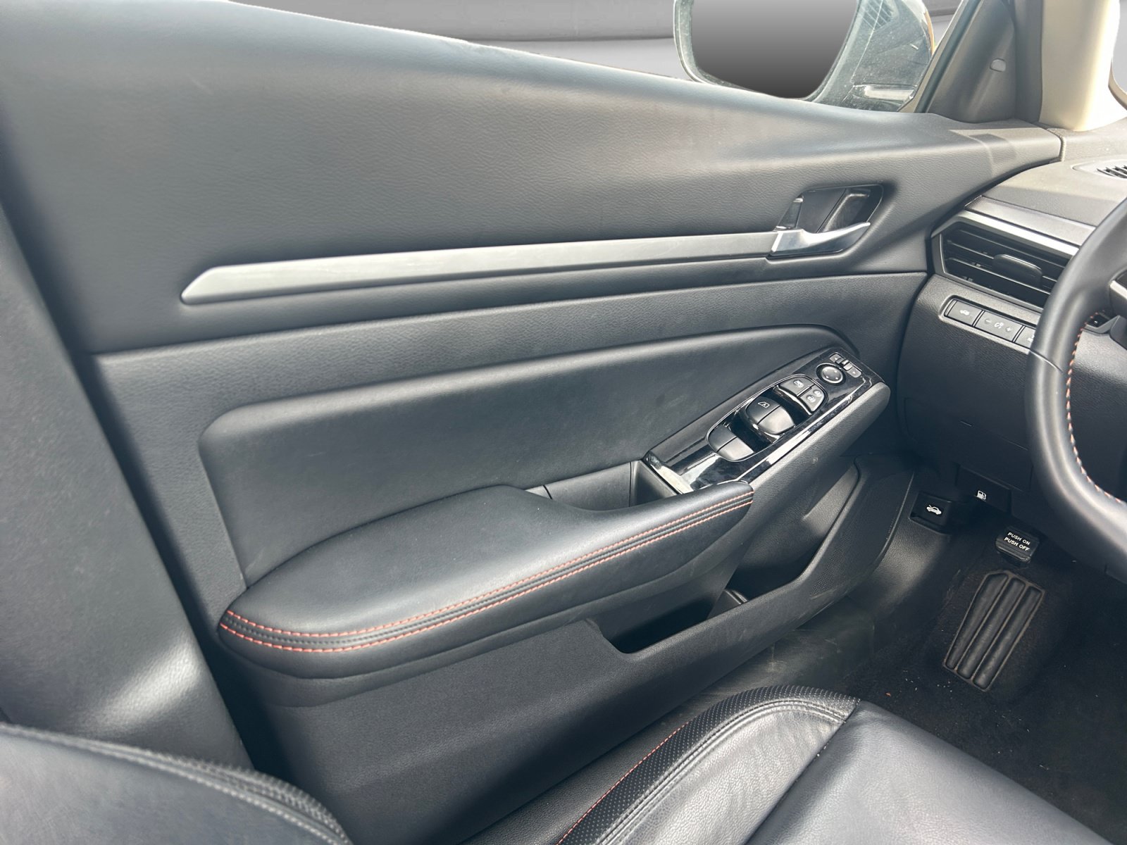 Used 2025 Nissan Altima 2.5 SR FWD image 19