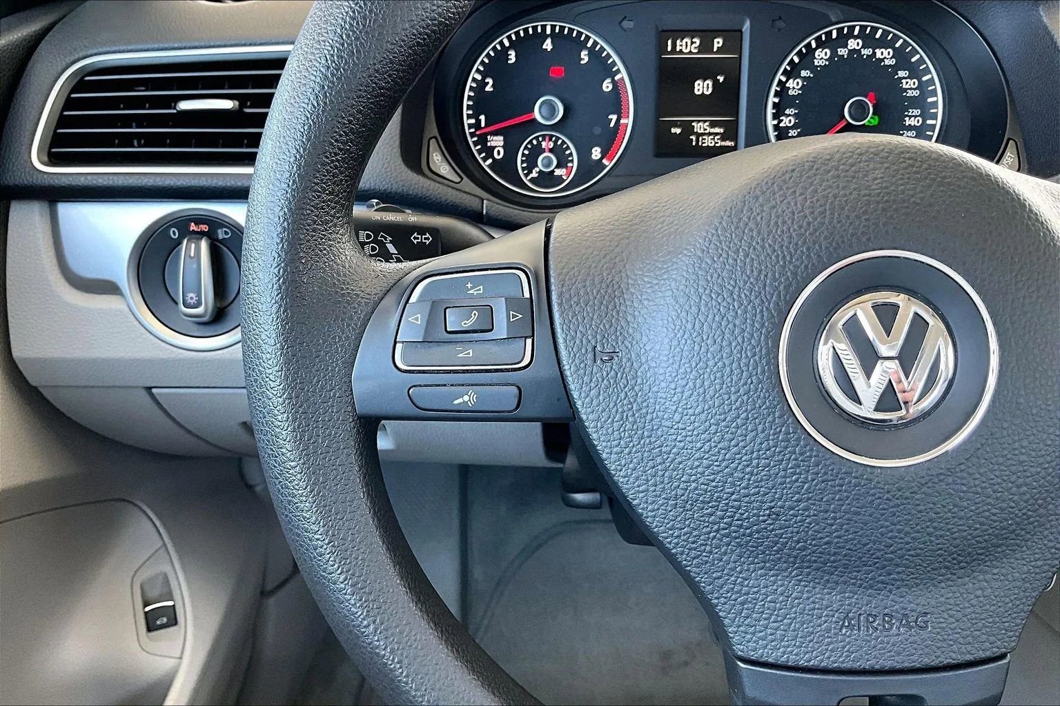 Used 2013 Volkswagen Passat 2.5 S FWD image 10