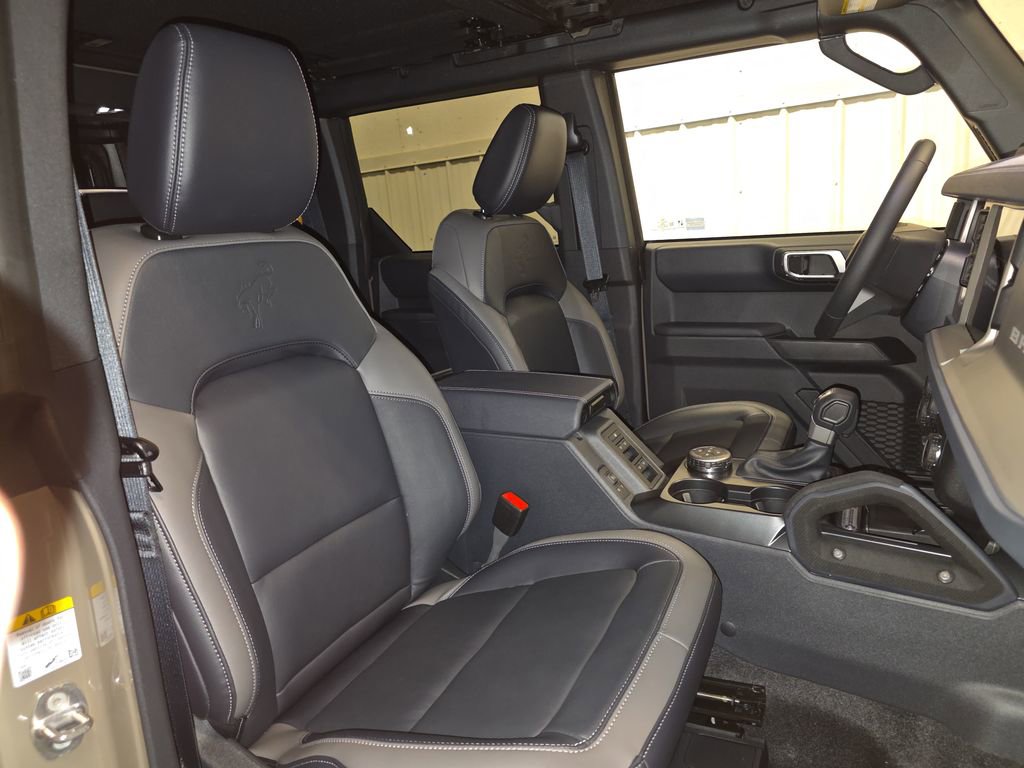 New 2026 Ford Bronco Outer Banks w/ Sasquatch Package image 24