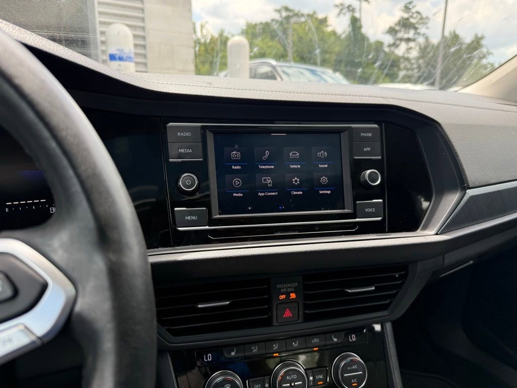 Used 2024 Volkswagen Jetta SE w/ Panoramic Sunroof Package FWD image 24