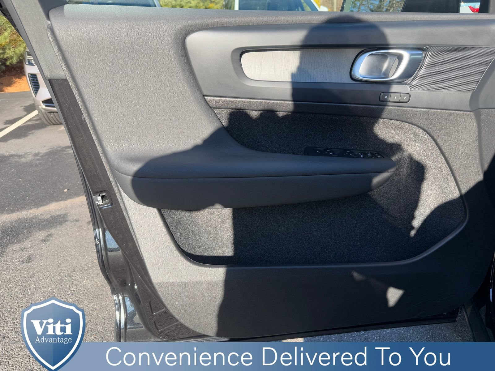 Certified 2025 Volvo XC40 B5 Core w/ Protection Package Premier image 16