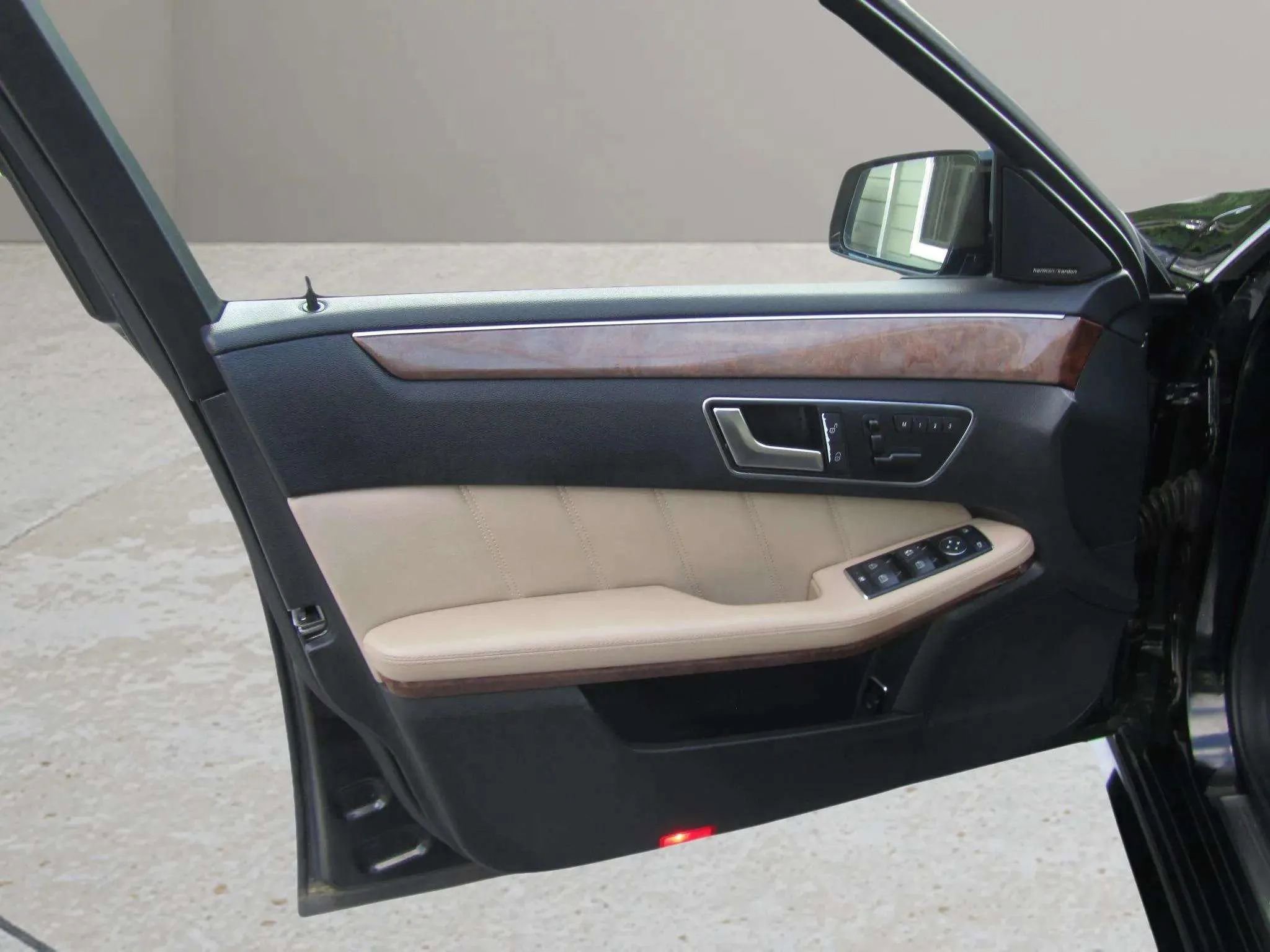 Used 2012 Mercedes-Benz E 350 BlueTEC Sedan image 10