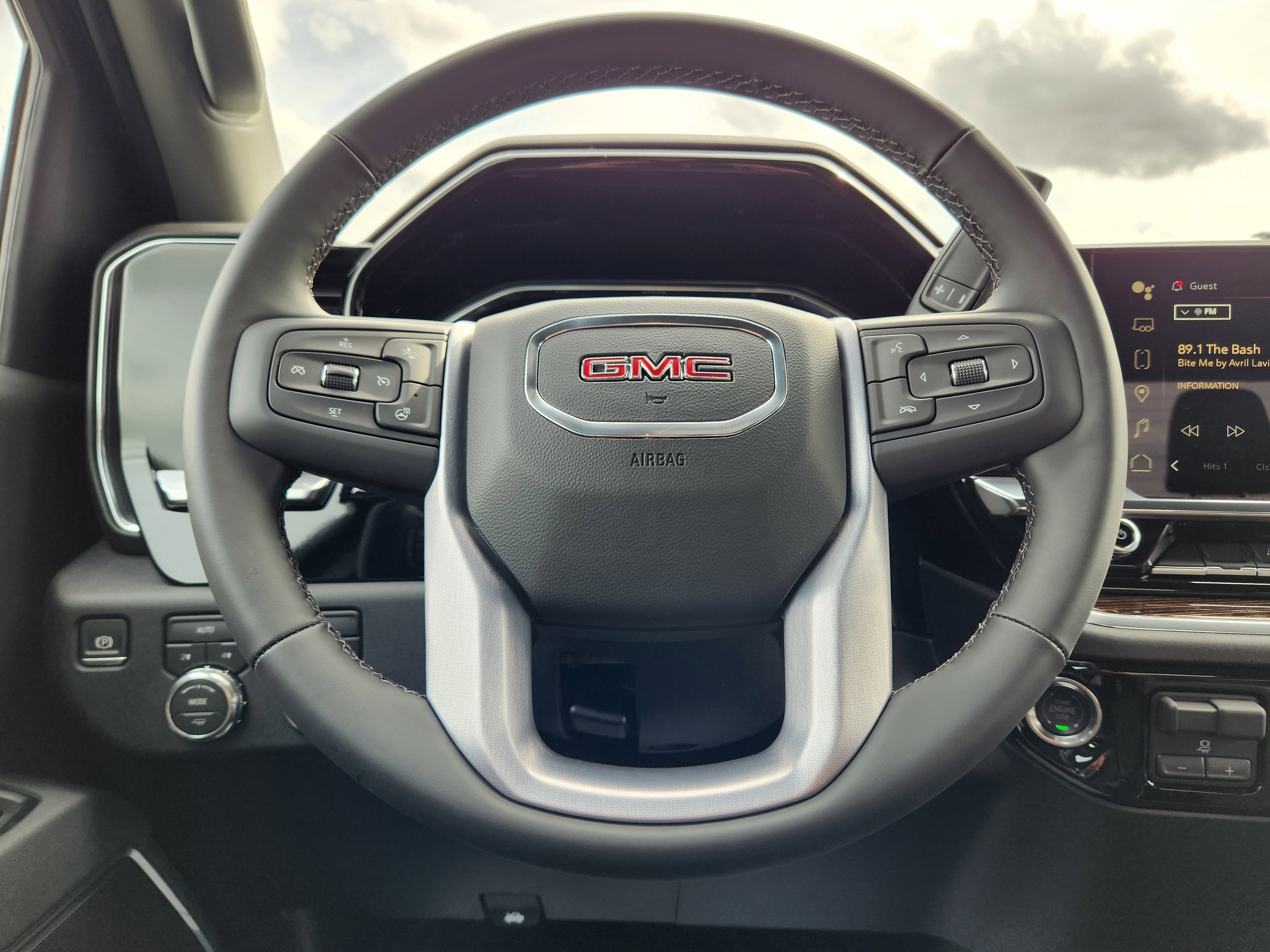 New 2026 GMC Sierra 1500 SLE image 15