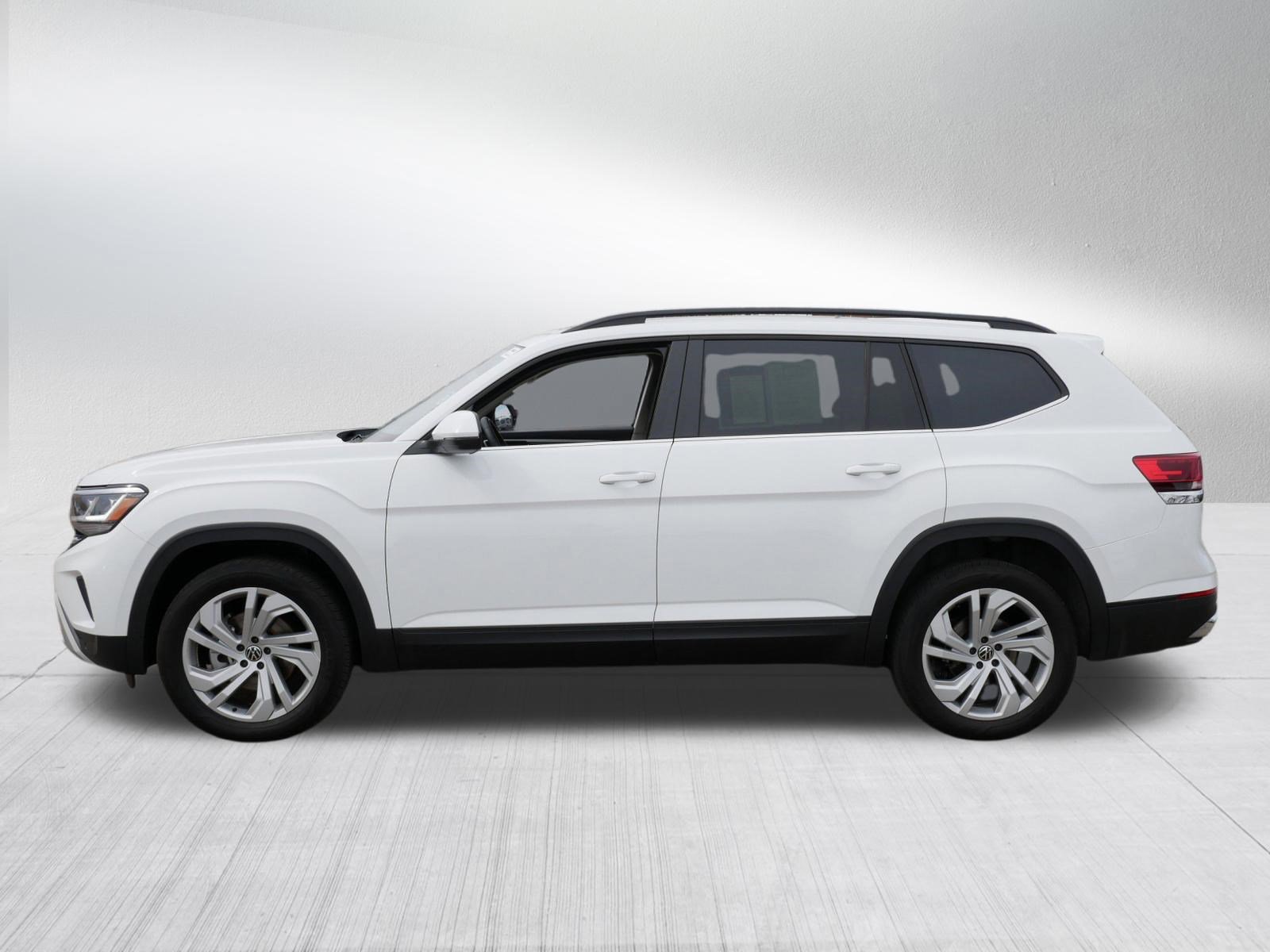 Certified 2023 Volkswagen Atlas SE w/ Panoramic Sunroof Package image 4