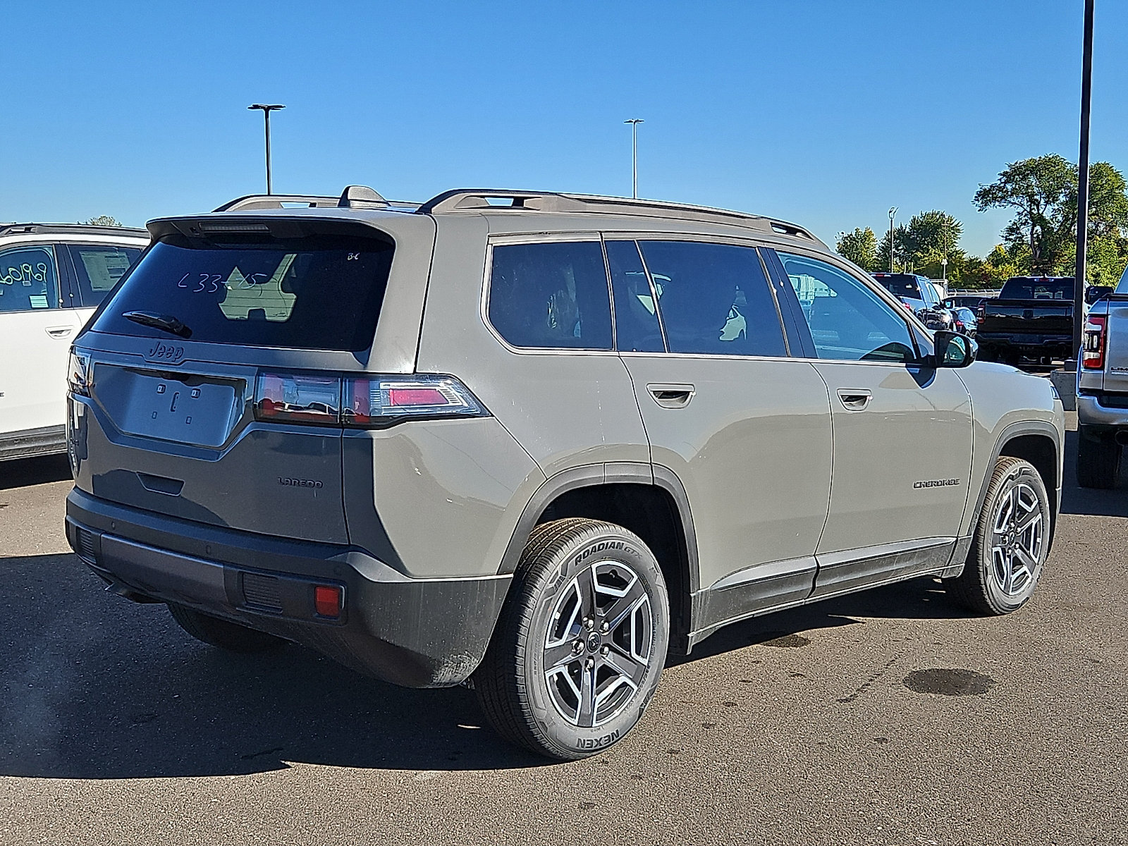 New 2026 Jeep Cherokee Laredo AWD/4WD image 4