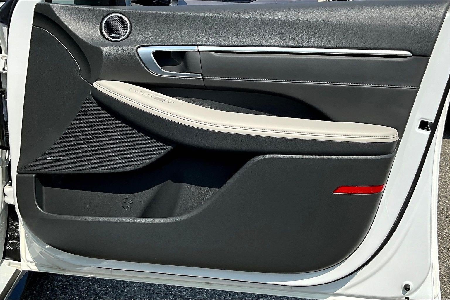 Used 2022 Hyundai Sonata Limited w/ Cargo Package FWD image 19