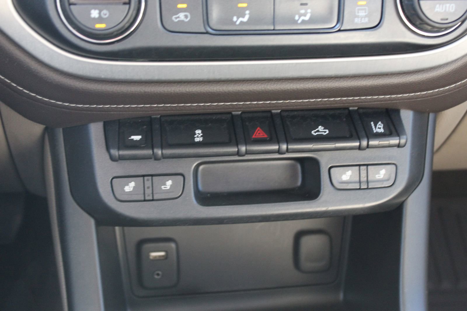 Used 2017 GMC Canyon SLT w/ Driver Alert Package image 28