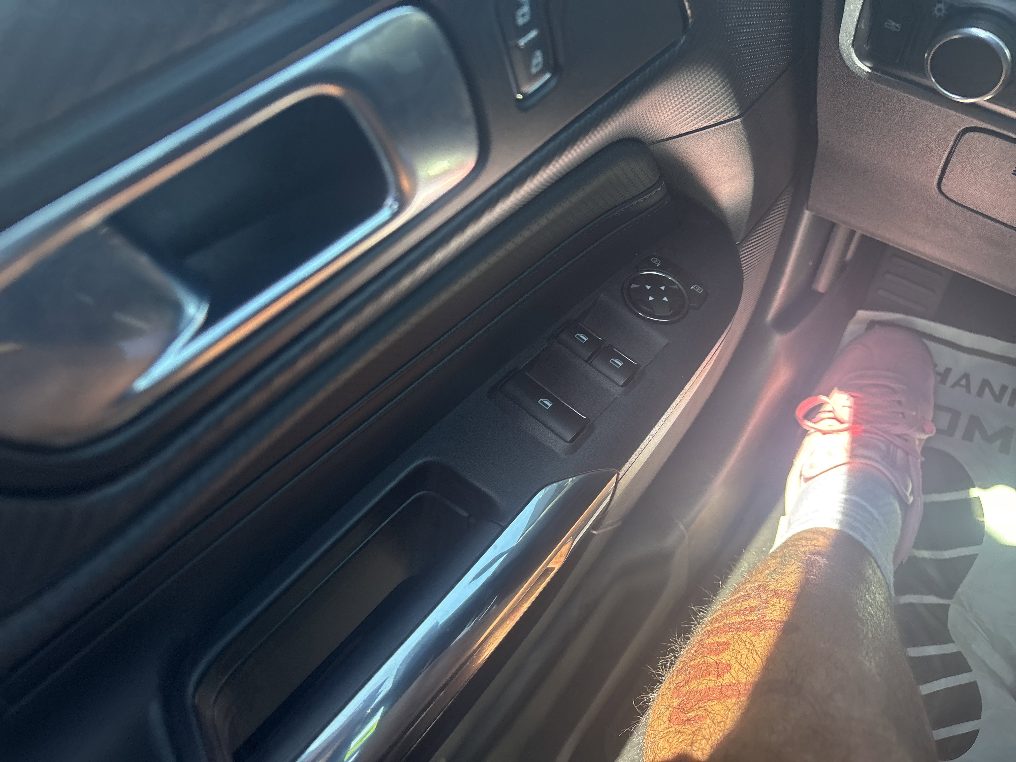 Used 2025 Ford Mustang Premium RWD image 18