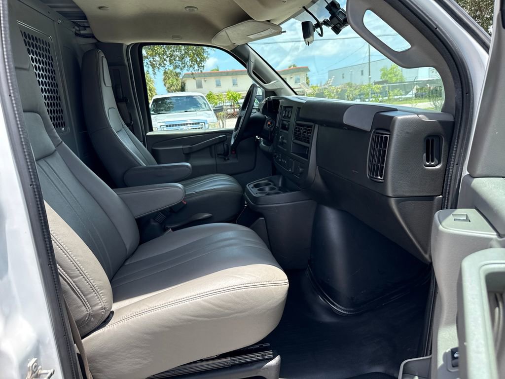 Used 2021 GMC Savana 2500 RWD image 22