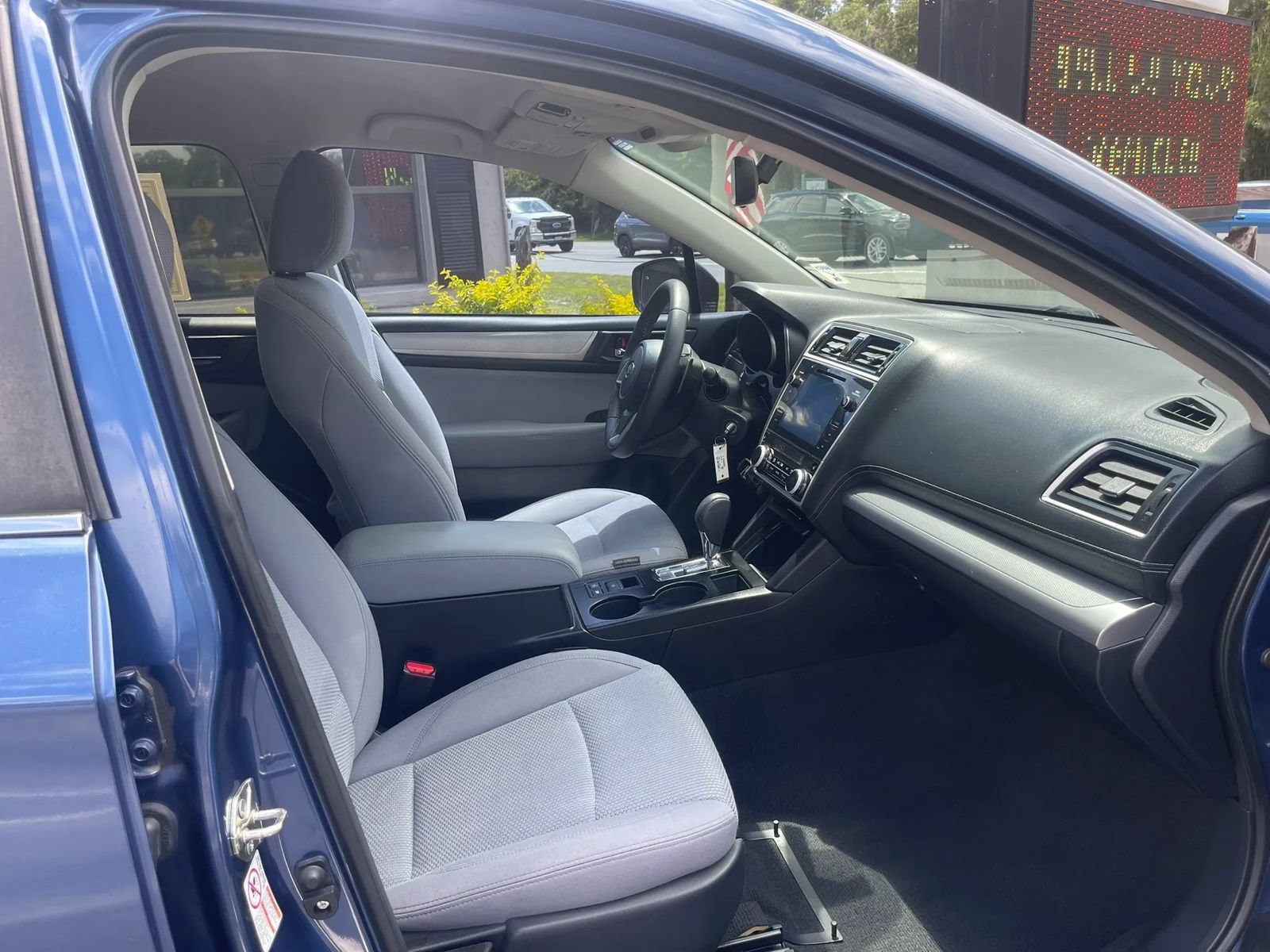 Used 2019 Subaru Outback 2.5i Premium AWD/4WD image 13