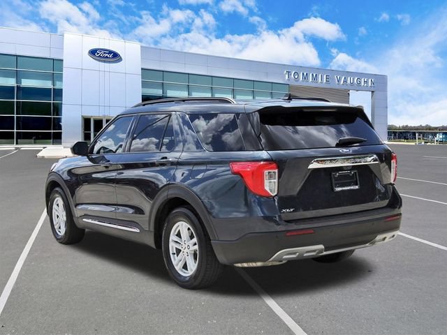 Used 2024 Ford Explorer XLT w/ Equipment Group 202A RWD image 2