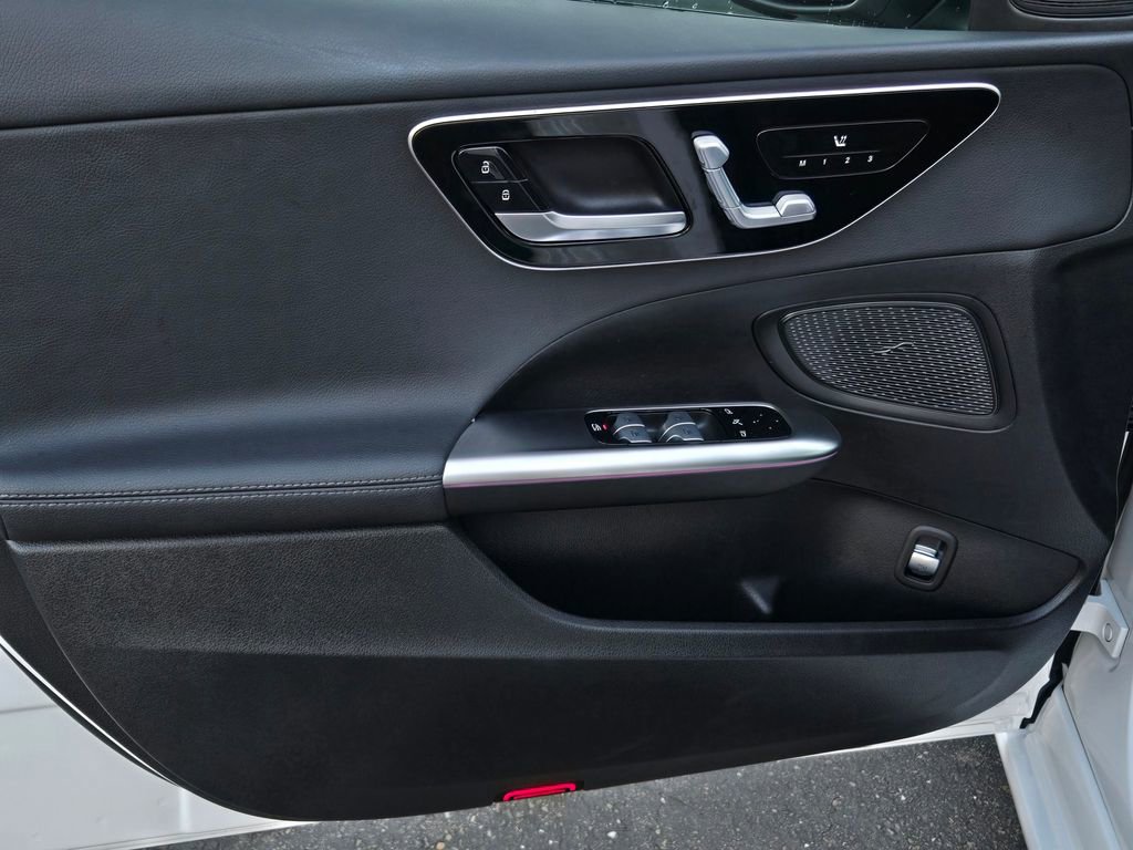 Used 2023 Mercedes-Benz C 300 Sedan image 10