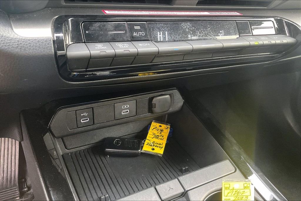 Used 2023 Toyota Prius LE image 18