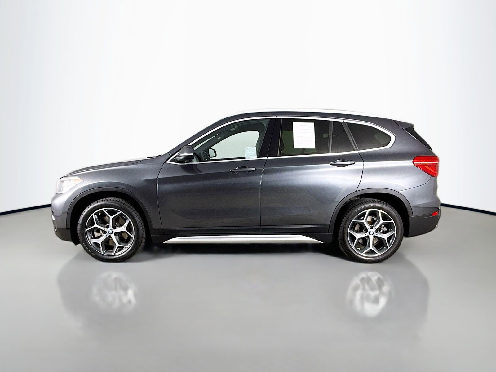 Used 2019 BMW X1 xDrive28i w/ Convenience Package image 4