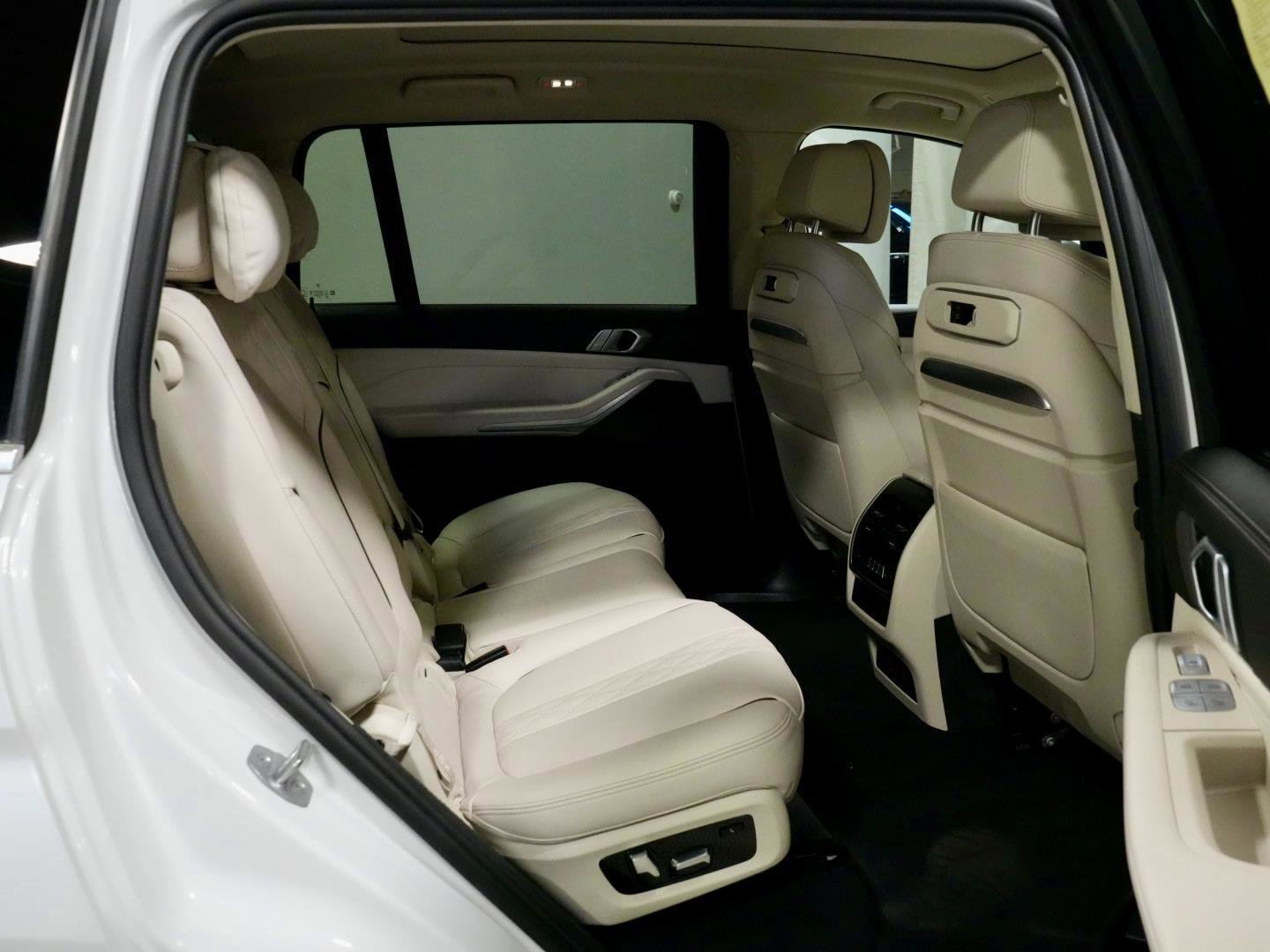 Certified 2024 BMW X7 xDrive40i w/ Executive Package image 9