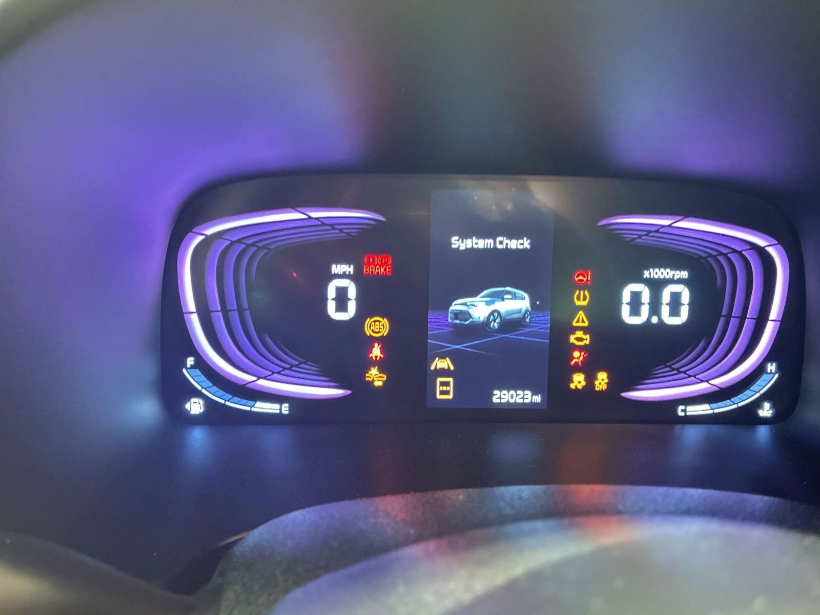 Used 2025 Kia Soul LX w/ LX Technology Package FWD image 25