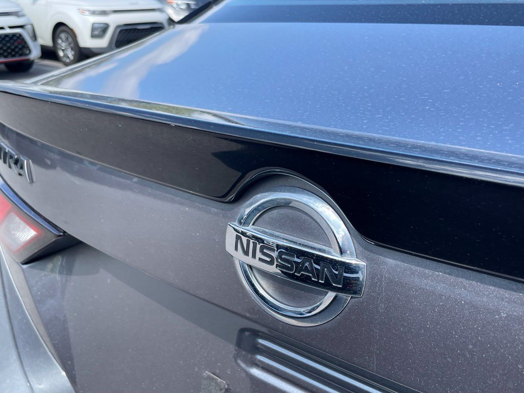 Used 2022 Nissan Sentra SR w/ Midnight Edition FWD image 6