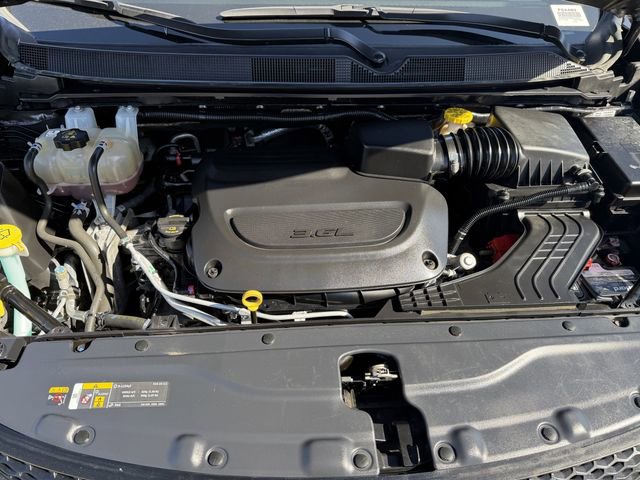 Used 2023 Chrysler Voyager LX FWD image 27
