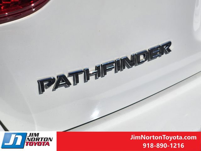 Used 2017 Nissan Pathfinder S image 12