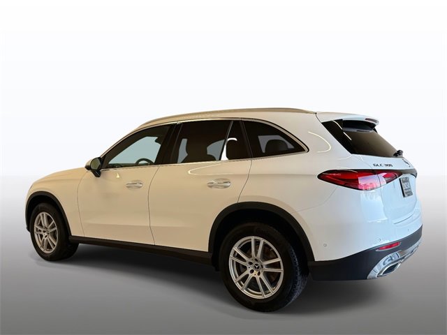 Used 2025 Mercedes-Benz GLC 300 4MATIC image 12