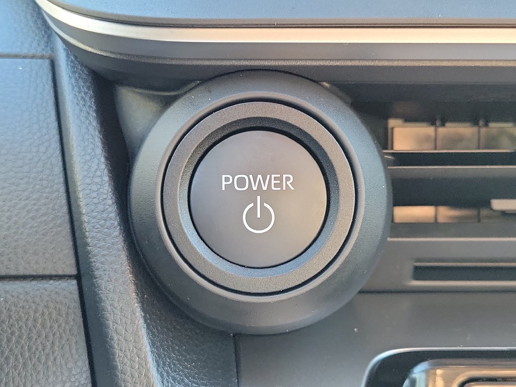 Used 2026 Toyota Prius LE FWD image 32