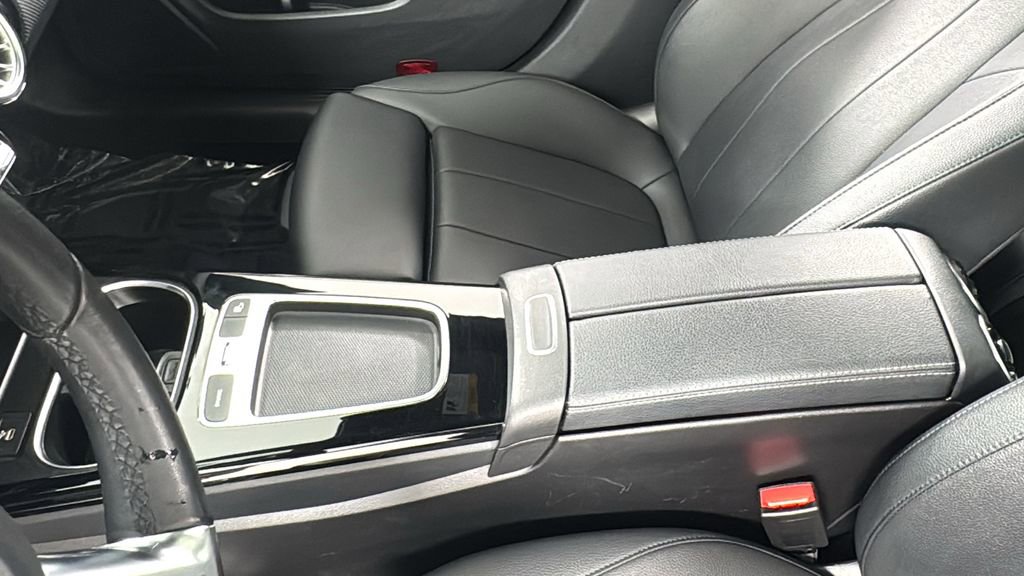 Used 2025 Mercedes-Benz CLA 250 4MATIC image 33