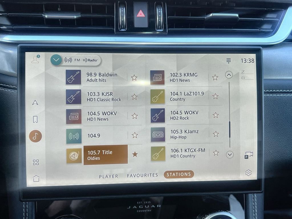 Used 2025 Jaguar F-PACE R-Dynamic S AWD/4WD image 23