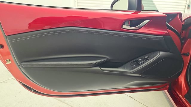 Used 2022 MAZDA MX-5 Miata RF Grand Touring RWD image 19