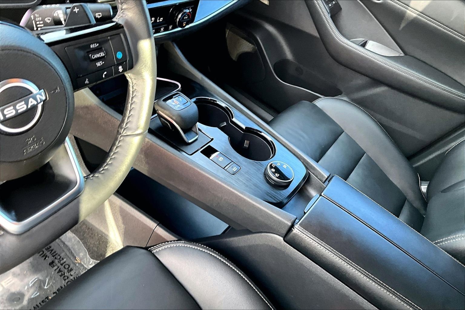 Used 2024 Nissan Rogue SL image 17