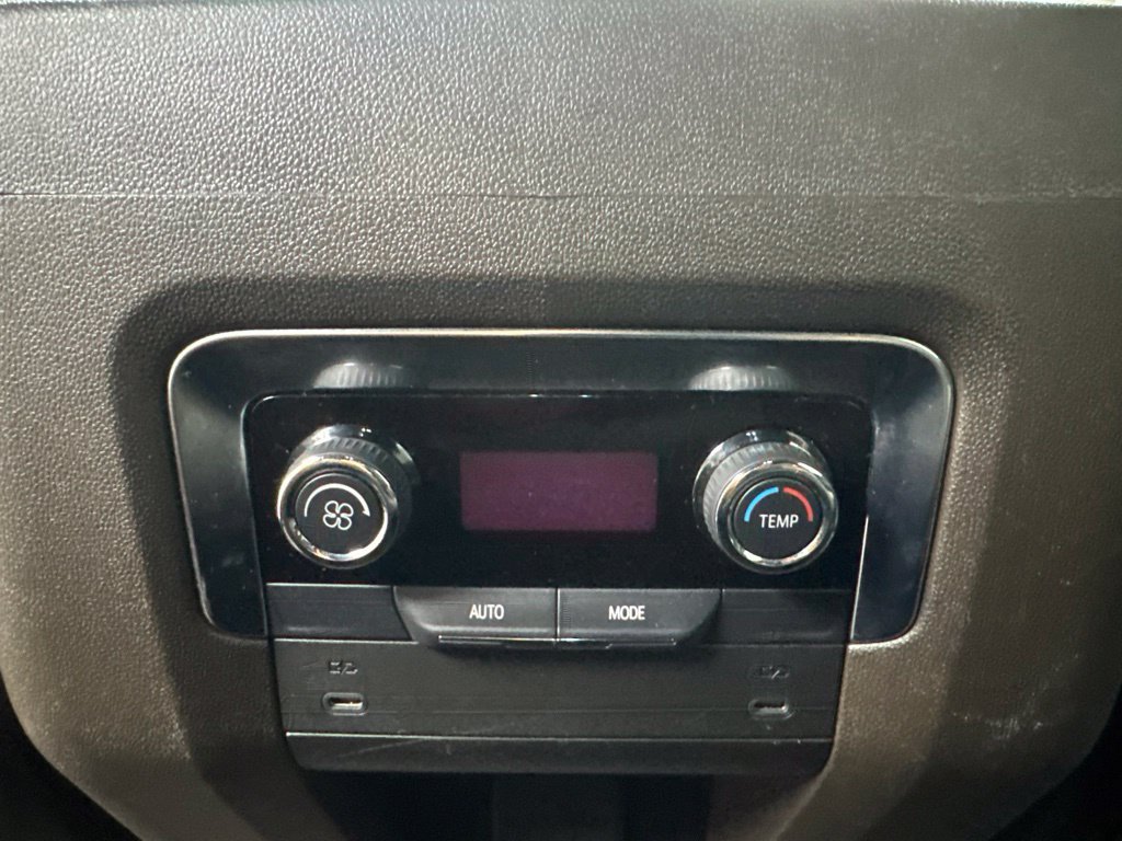 Used 2025 Chevrolet Tahoe LT RWD image 32