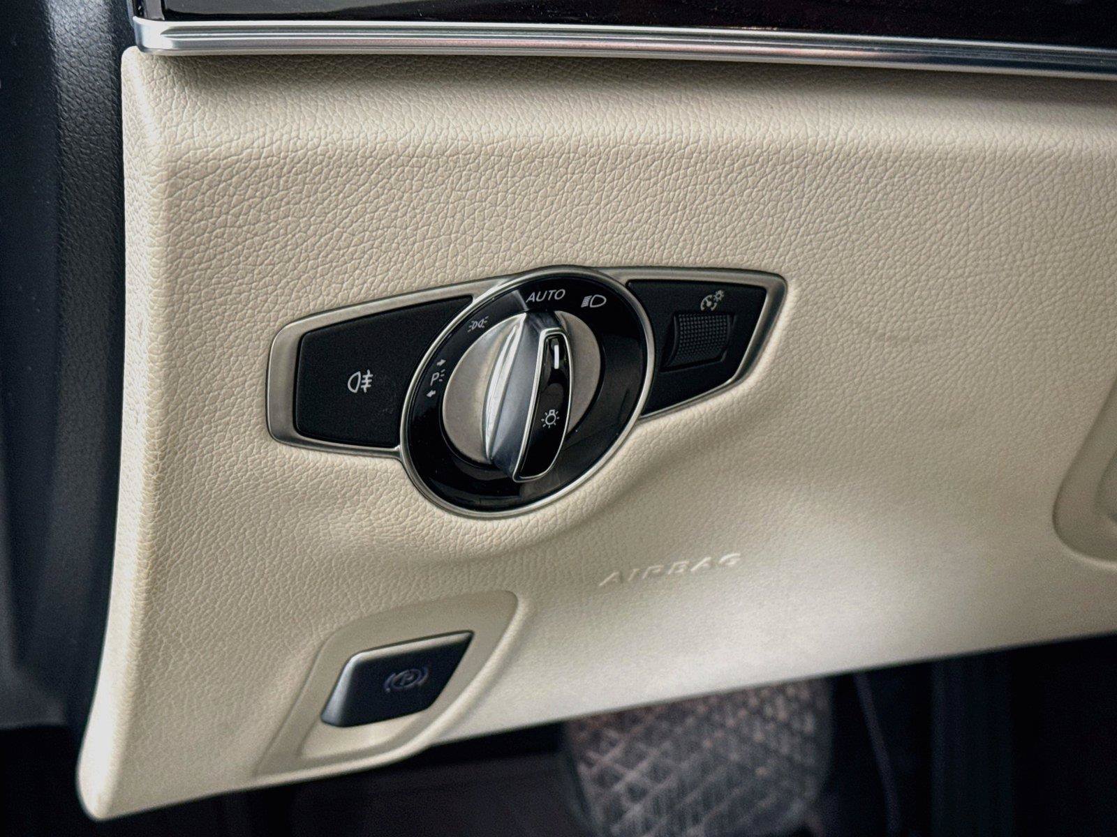 Used 2019 Mercedes-Benz E 300 image 15