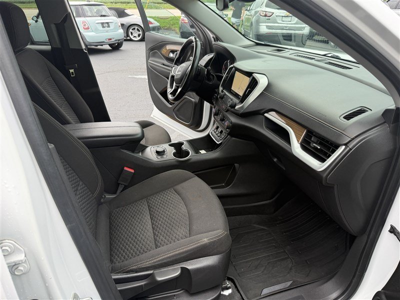 Used 2020 GMC Terrain SLE w/ Driver Convenience Package AWD/4WD image 9