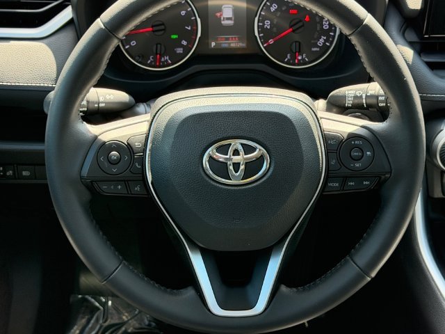 Used 2022 Toyota RAV4 XLE Premium FWD image 15