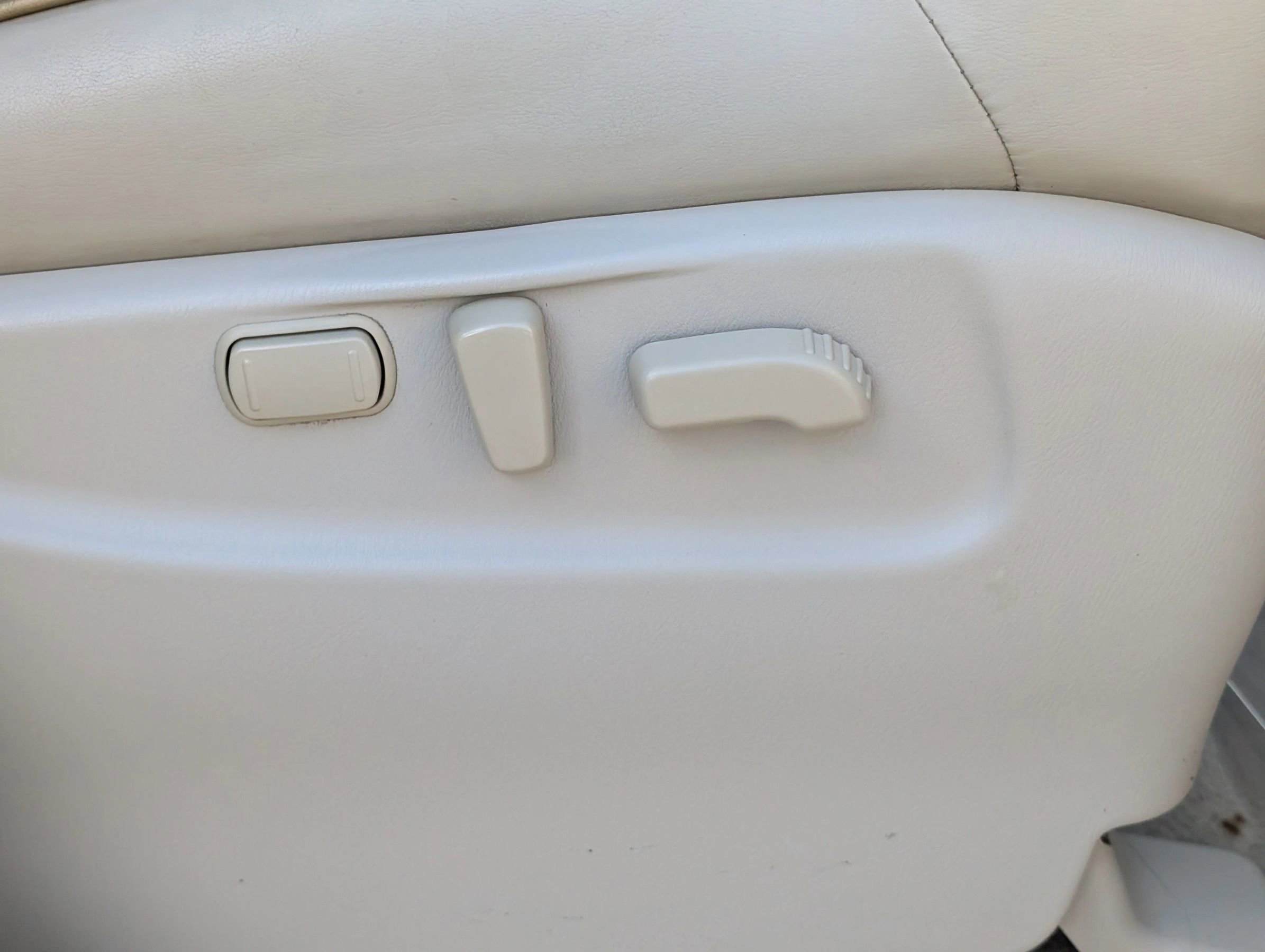 Used 2016 INFINITI QX80 Sport Utility 4D w/ Driver's Assistance Package image 46