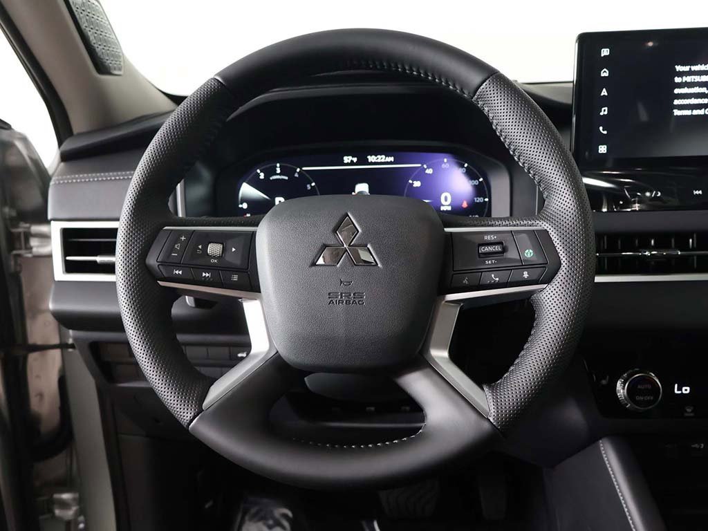 New 2025 Mitsubishi Outlander SE image 44