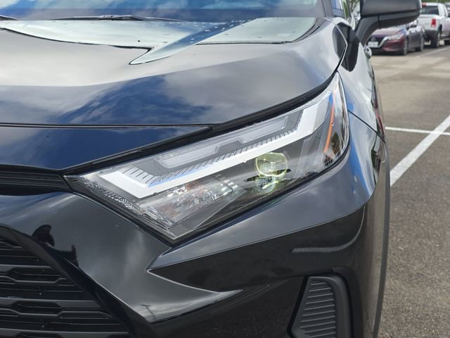 Used 2025 Toyota RAV4 LE image 32