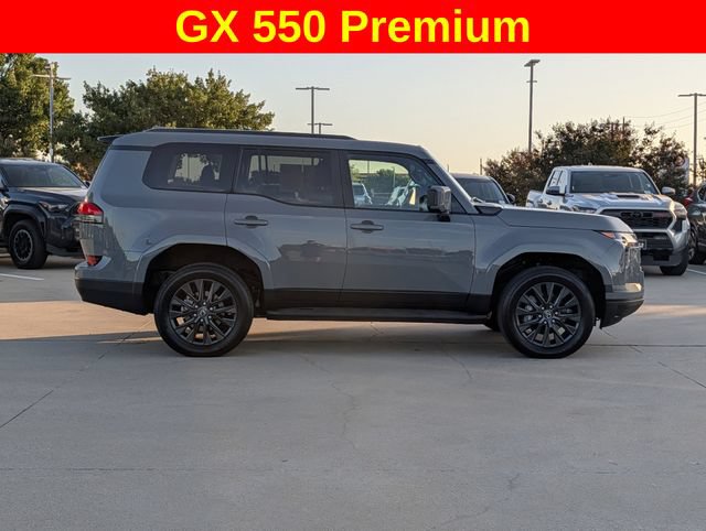 Used 2025 Lexus GX 550 w/ Accessory Package (2T) AWD/4WD image 4
