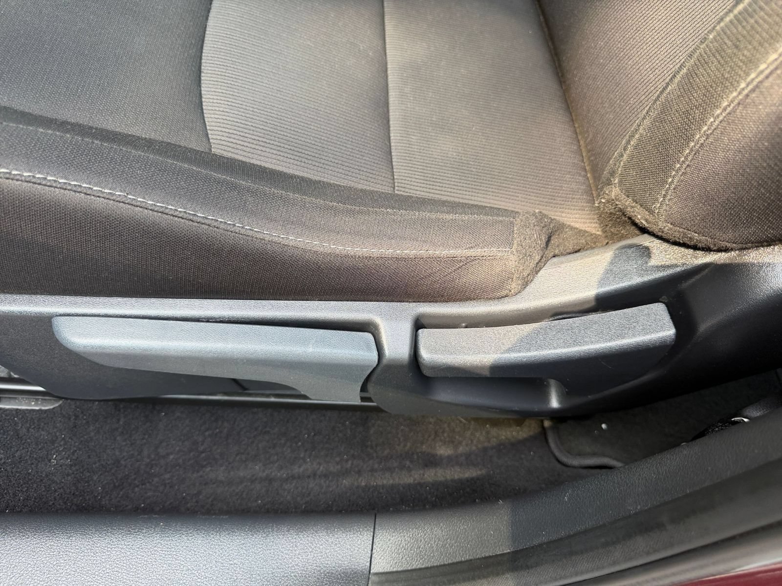 Used 2025 Nissan Sentra SV FWD image 21