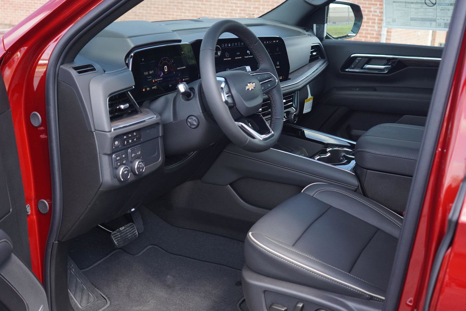 New 2025 Chevrolet Suburban Premier image 24