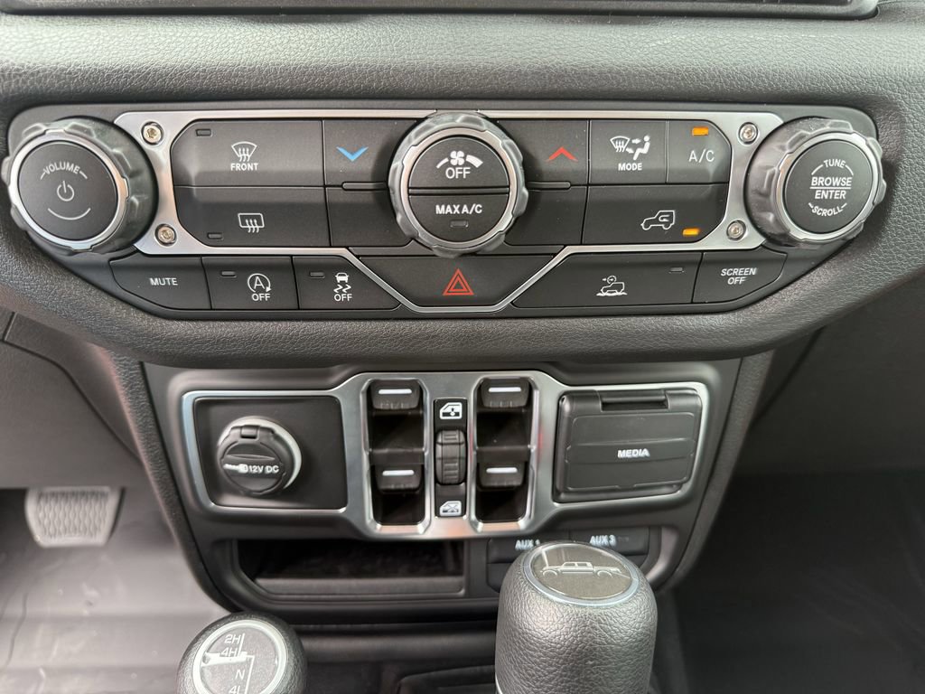 New 2025 Jeep Gladiator Sport image 33