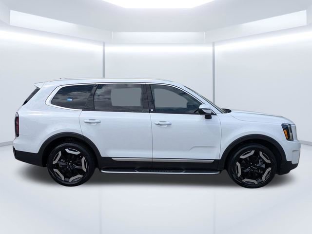 Used 2023 Kia Telluride EX w/ EX Captain's Chair Package FWD image 3