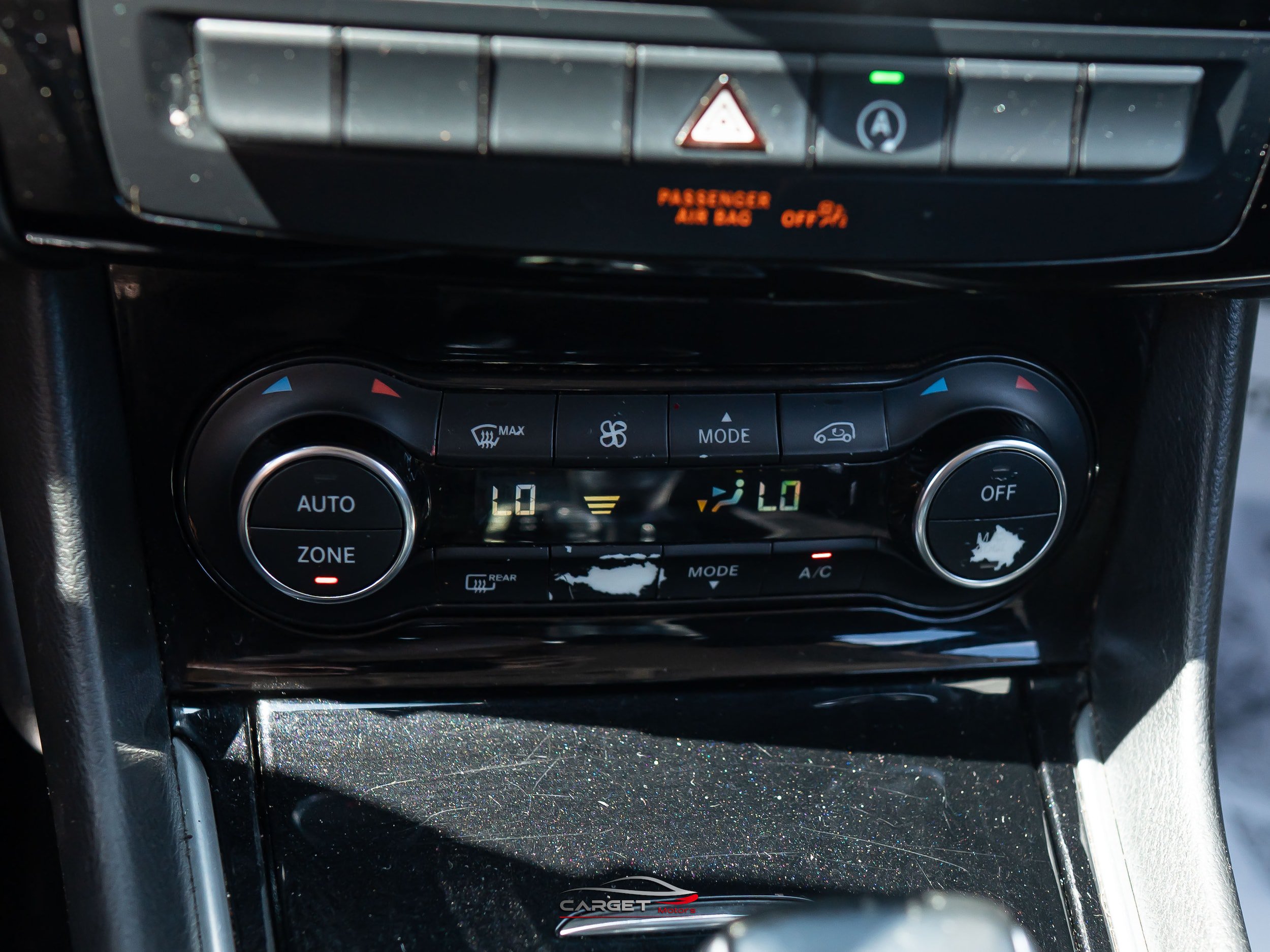 Used 2018 INFINITI QX30 FWD image 27
