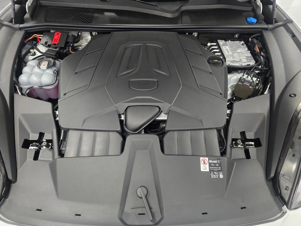 New 2026 Porsche Cayenne Coupe image 11