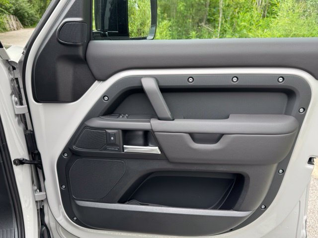 New 2026 Land Rover Defender 110 S AWD/4WD image 18