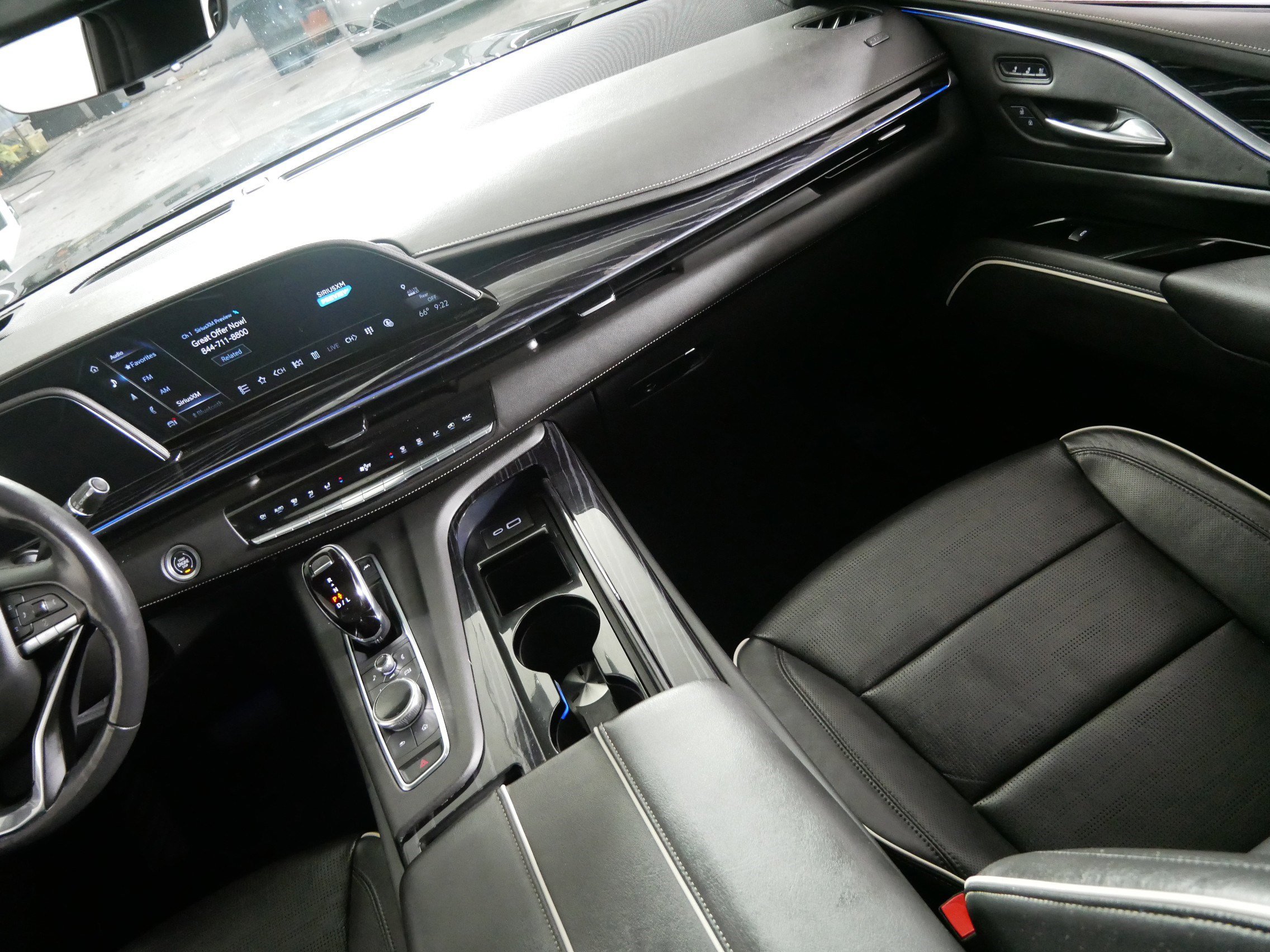 Certified 2022 Cadillac Escalade Sport w/ LPO, Floor Liner Package AWD/4WD image 11