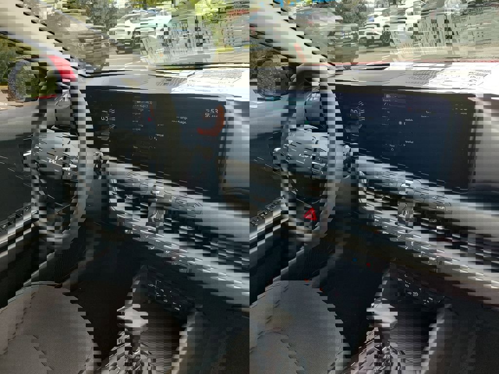 New 2026 Kia K4 LXS image 8